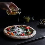 Navaris Pizzastein XL für Backofen Grill aus Cordierit Pizza Stein Ofen mit Pizzaschaufel Gasgrill Herd Teller rechteckig 38x30cm glasiert